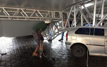 Chuva causa deslizamento em Florianópolis e alaga Joinville