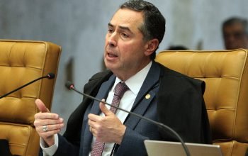 Presidente do TSE volta a defender regulamentação de redes sociais