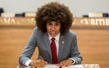 Câmara acata pedidos de cassação de vereador envolvido em protesto em igreja de Curitiba